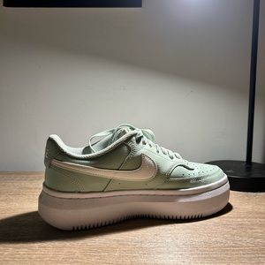 Size 9.5 Seafoam Nike Court Vision Altas